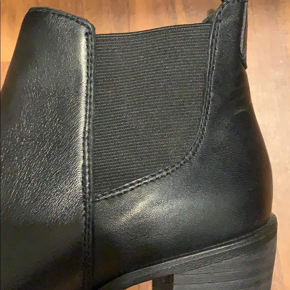 Women’s dav weatherproof leather bootie. - Picture 4 of 5